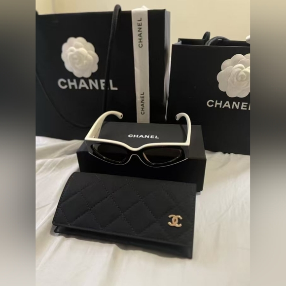 CHANEL Accessories - CHANEL Black Cat-Eye Sunglasses
